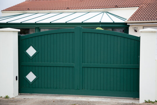 main-gate-colours