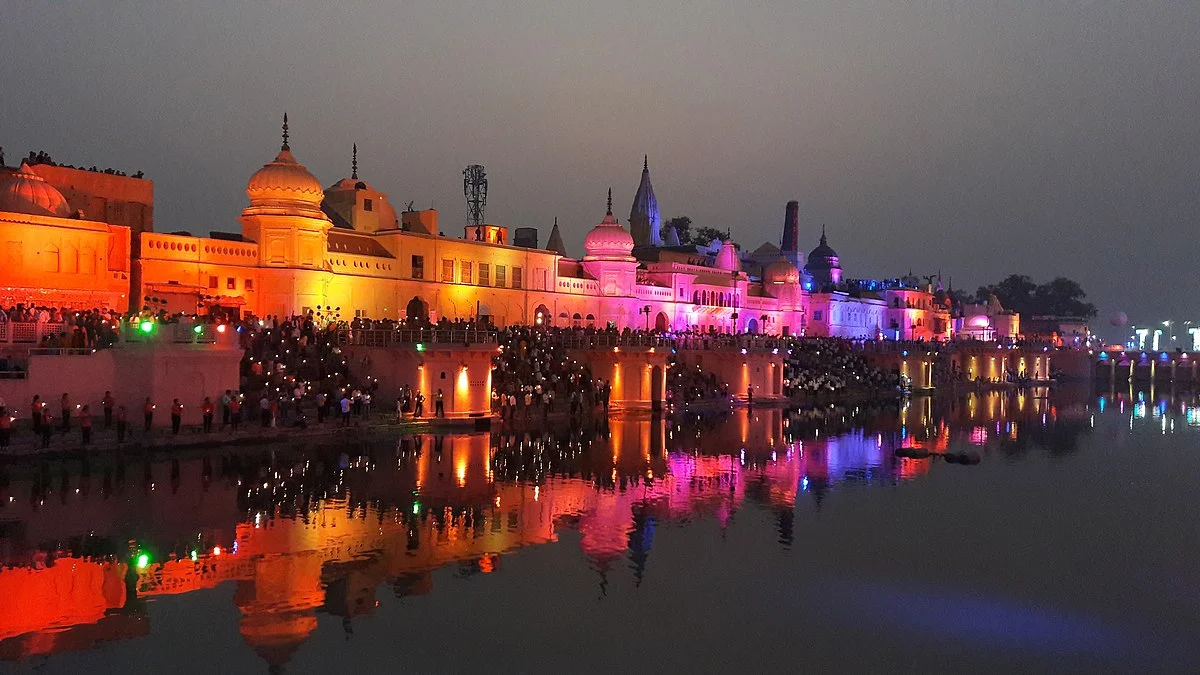 Sarayu_River_night_view,_Ayodhya_001_1703843846