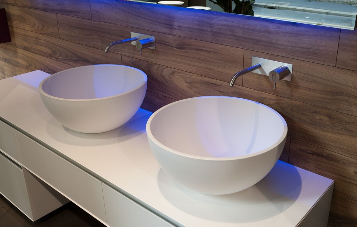 The proper bowl-shaped wash basin for your bedroom interior in a simplified version