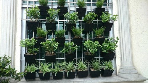 Arrange the pots vertically