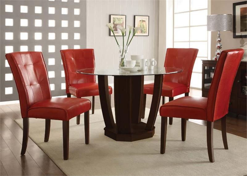 Dining Sets Out of Romcom 