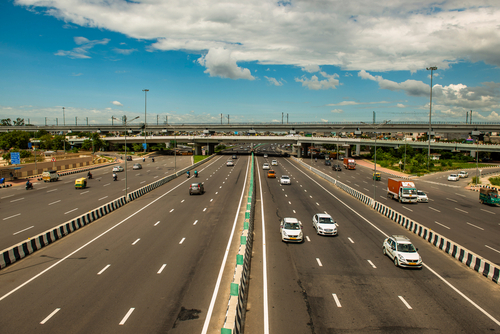 How is an Expressway different from a Highway?