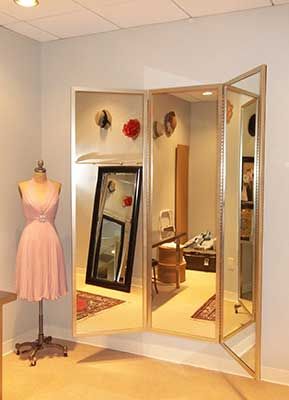 Triple dressing table mirror